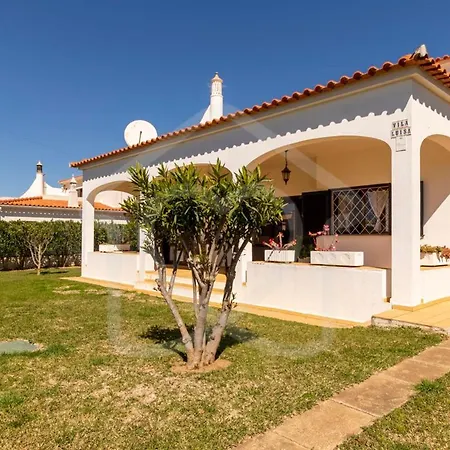 Luisa Gale Villa *