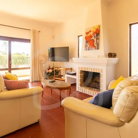 Luisa Gale Villa Guia (Faro)