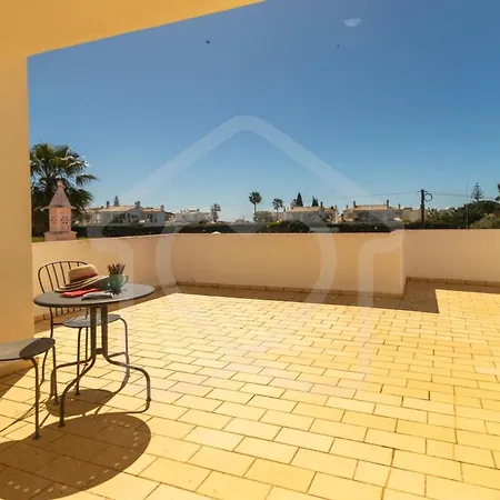 Luisa Gale Villa